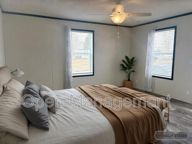 Foto del edificio - 825 1st Ave E