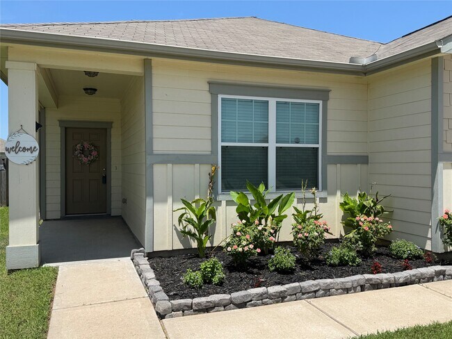 Building Photo - 10141 Pappas Dr