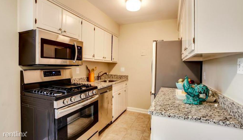 Primary Photo - 2053 N Woodstock St