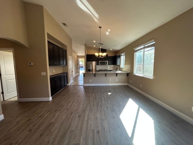Building Photo - 353 Stannous Ct