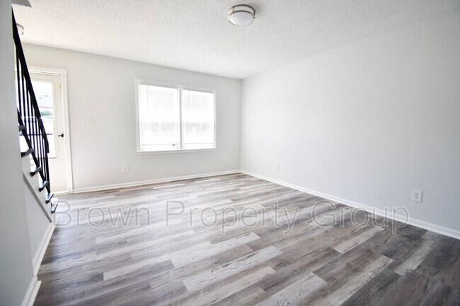 Building Photo - 2113 Grand Prix Dr