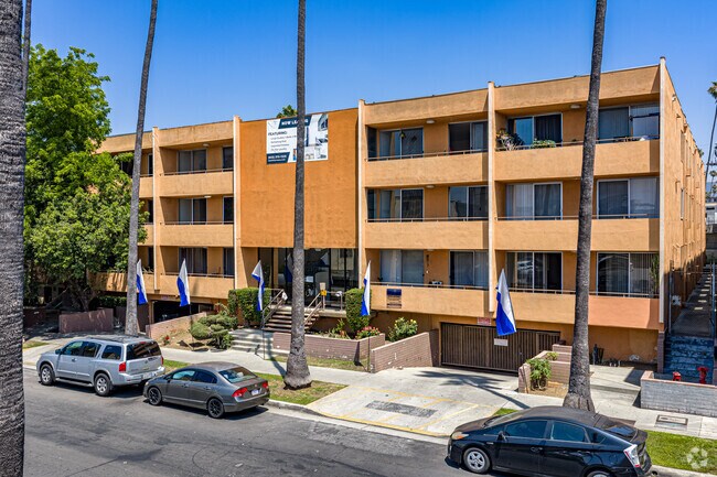 Primario - ** BEAUTIFUL REMOLDED APARTMENTS **