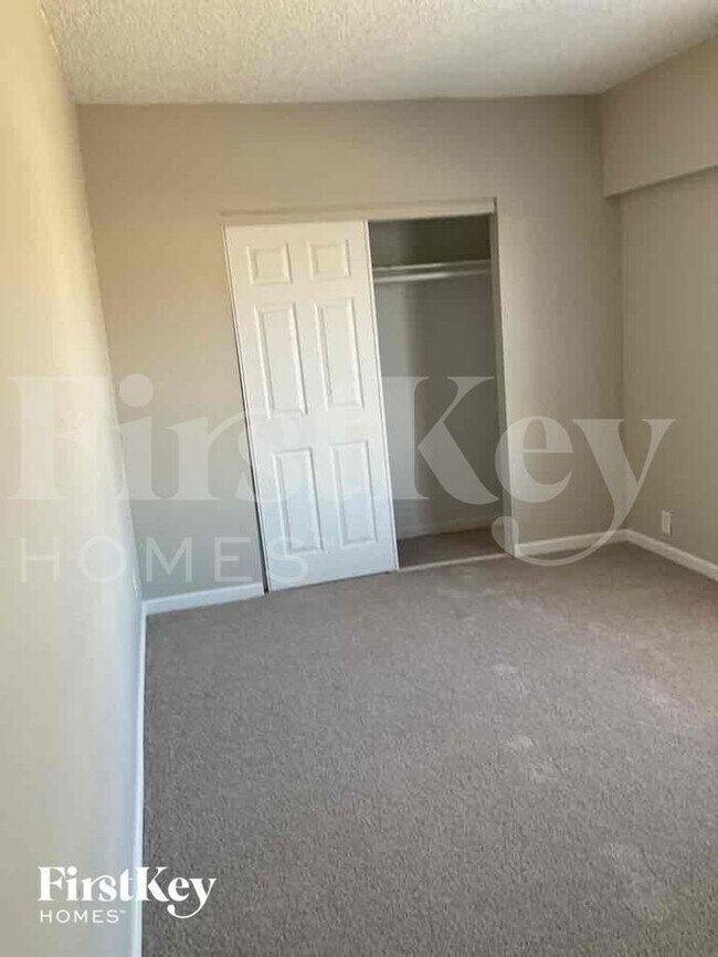 Foto del edificio - 7025 West Colter Street