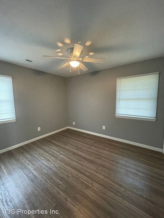 Building Photo - 3 br, 1.5 bath House - 3110 Madison Avenue