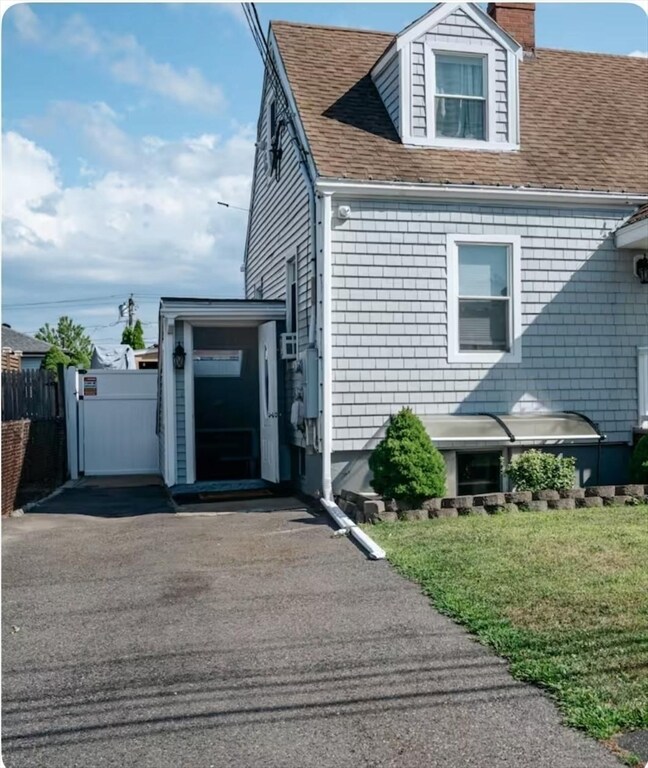 Foto del edificio - 165 Charger St