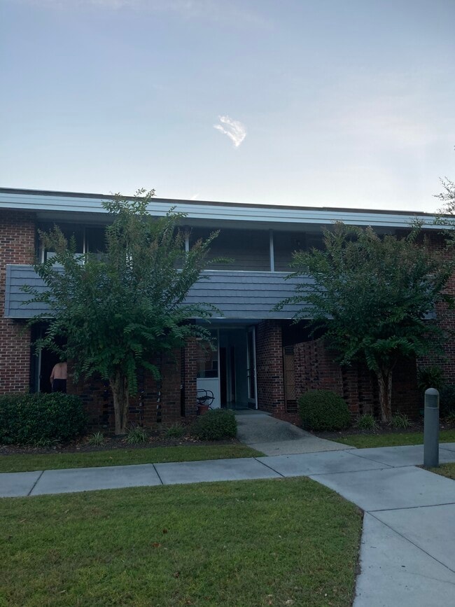 Complex - 501 38th Ave N