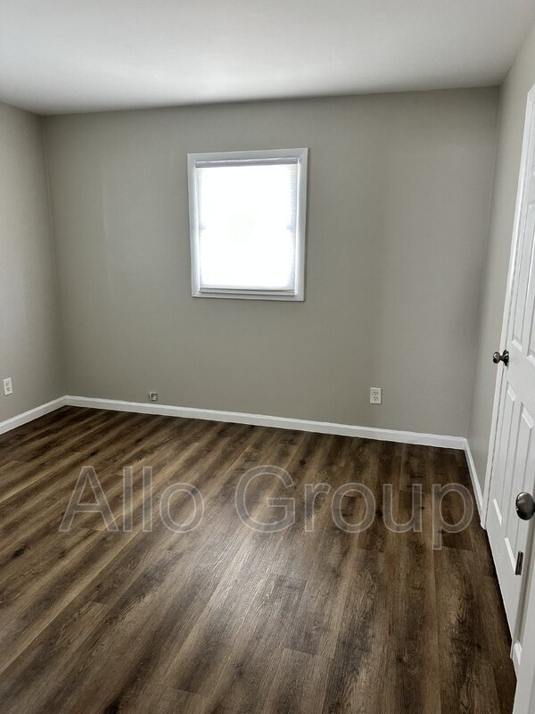 Building Photo - 23 Freeport Rd
