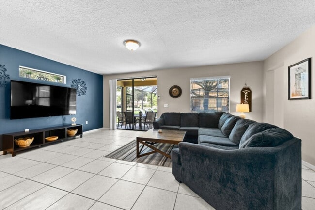 Foto del edificio - 1174 Cypress Pointe Blvd