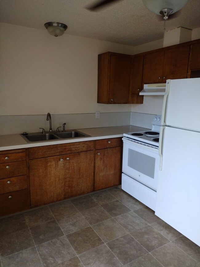 Building Photo - 1 bed room 1 bath in Beautiful South Eugene