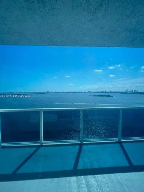 Building Photo - 700 NE 25th St