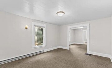 Building Photo - 607 Shepard St