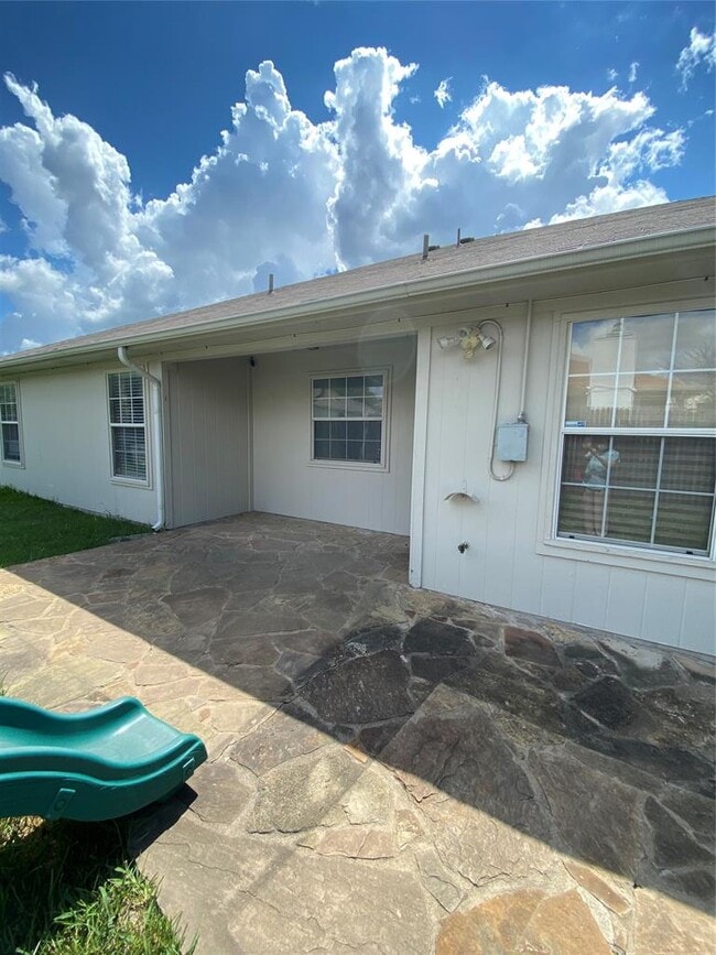 Building Photo - 1404 Terra St