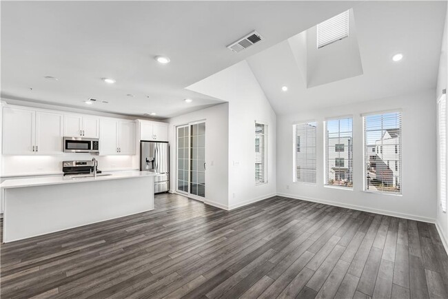 Building Photo - 501 Burton Dr