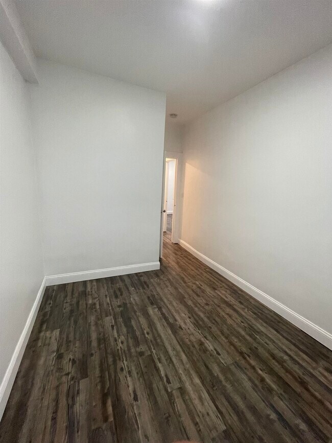 Foto del edificio - 388 Fulton Ave