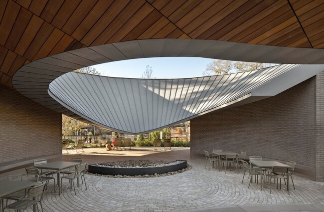 Building Photo - Meridian East Chatham