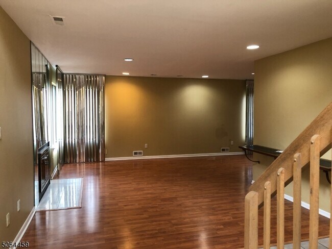 Foto del edificio - 67 Gate House Ln