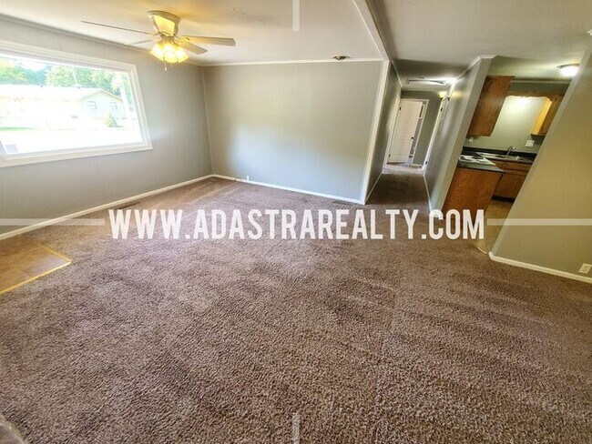 Foto del edificio - Beautiful Ranch Home in the Northland-Avai...