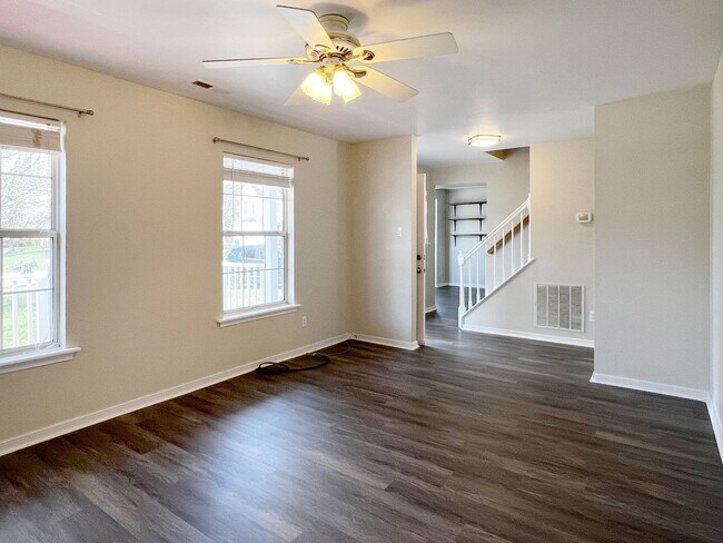 Building Photo - Glen Allen's Gem: A 4 Bedroom, 2.5 Bathroo...
