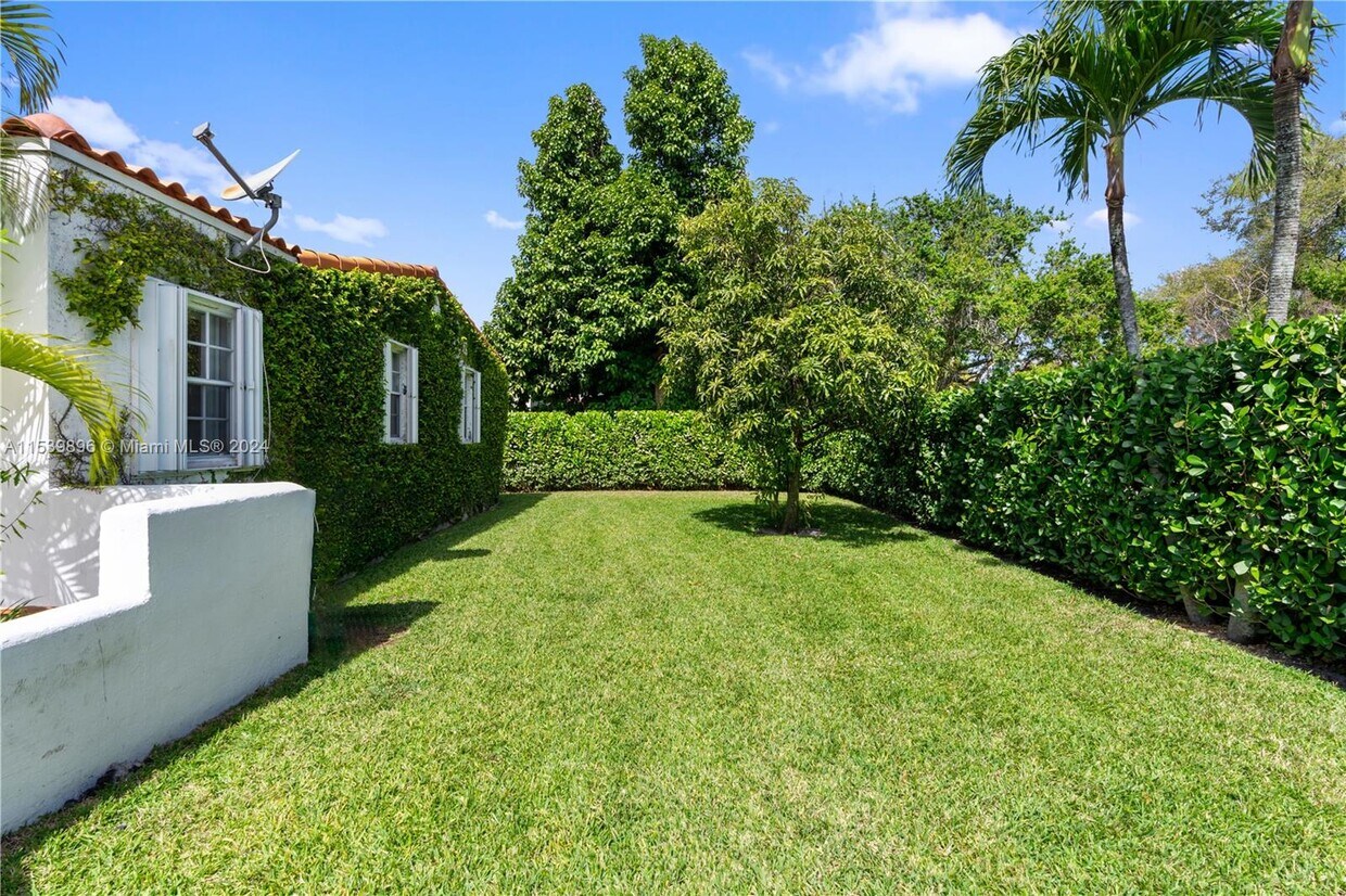 Foto principal - 1105 NE 119th St