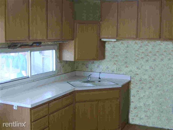 Building Photo - 967 Hilltop Dr