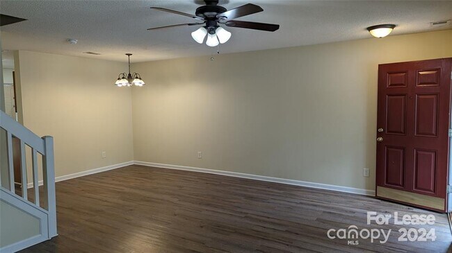 Building Photo - 6734 Cypress Tree Ln