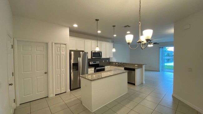 Foto del edificio - 3BD/2.5BA Town Home in Goldenrod Reserve I...