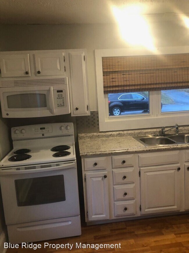 Foto del edificio - 2 br, 1 bath House - 517 Stanley Avenue