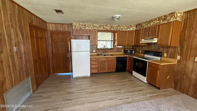 Foto del edificio - 9004 Tucker Rd