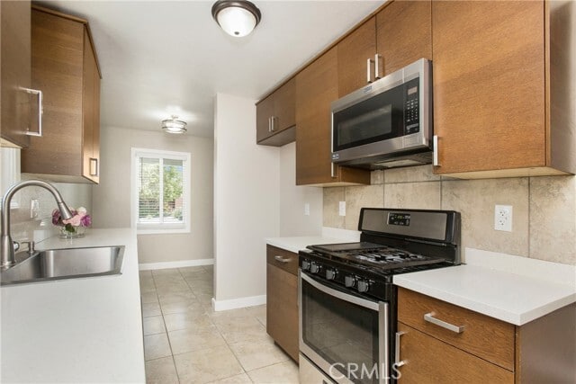 Foto del edificio - 634 Willow Dr