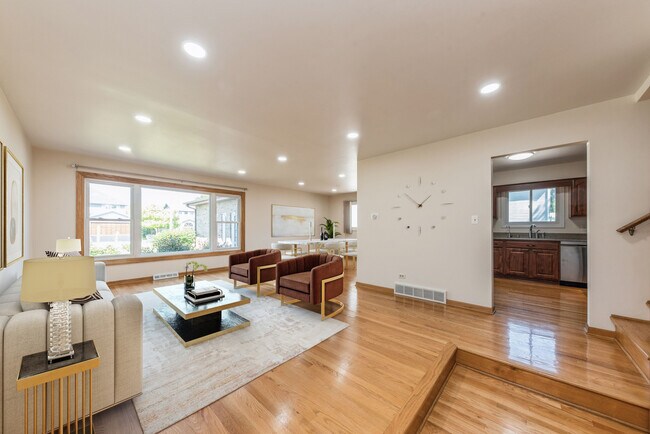 Foto del edificio - 921 S Brockway St