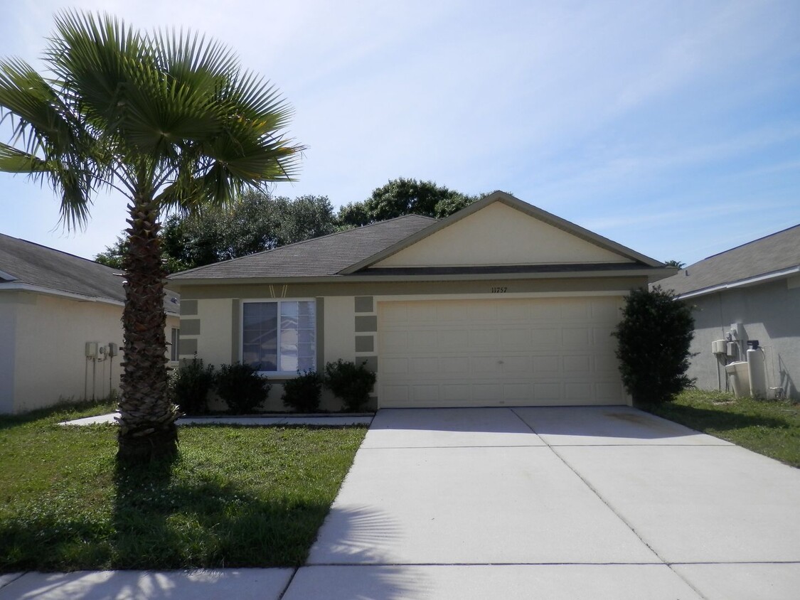 Foto principal - 3 Bedroom 2 Bathroom Home in Riverview, FL...