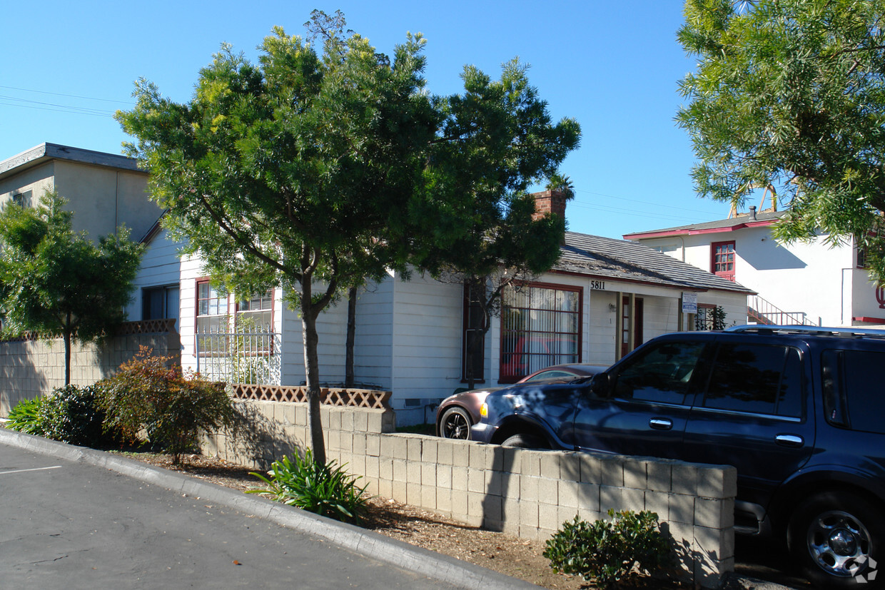 Building Photo - Lindo Paseo Apartments