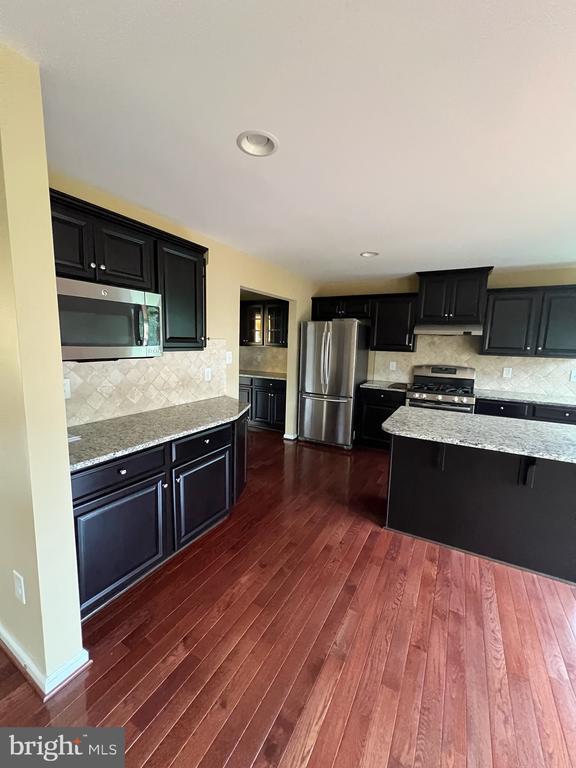 Foto del edificio - 320 Nathan Dr