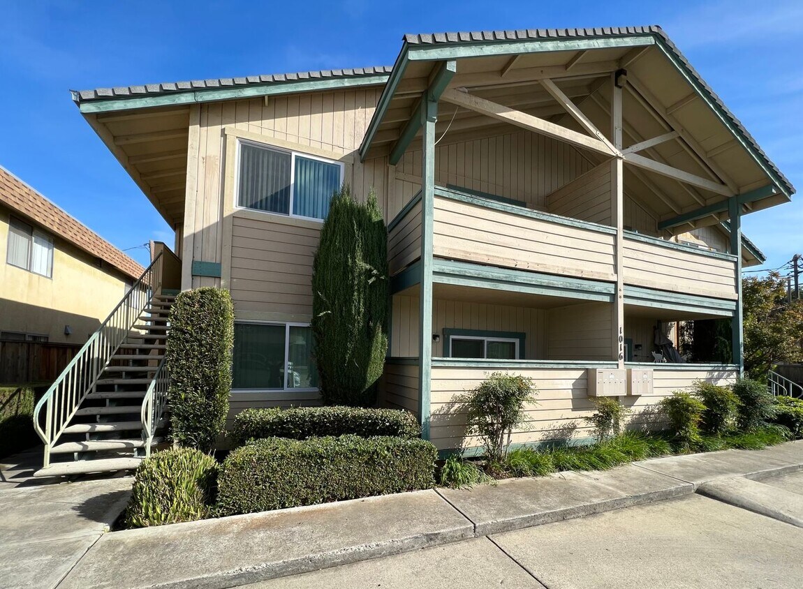 Foto principal - 1016 S Hutchins St