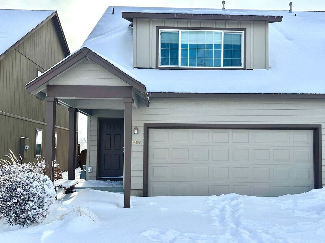 2984 SW Indian Cir, Redmond, OR 97756 House Rental in Redmond, OR