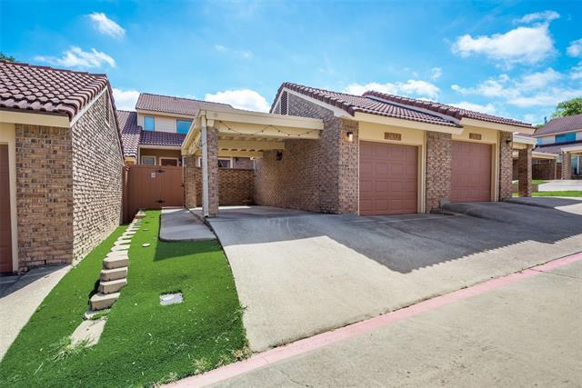 Building Photo - 2652 Entrada Blvd