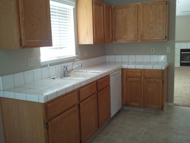 Foto del edificio - 921 Harvest Creek Rd