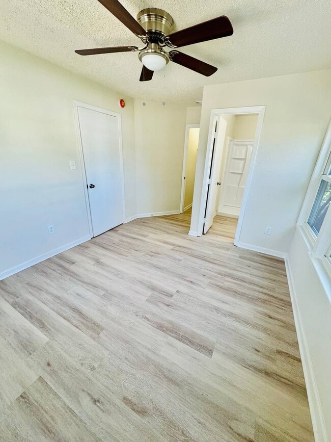 Foto del edificio - 1602 Klauke St