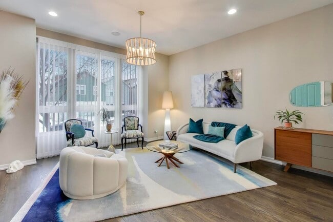 Building Photo - 1632 W Ohio St