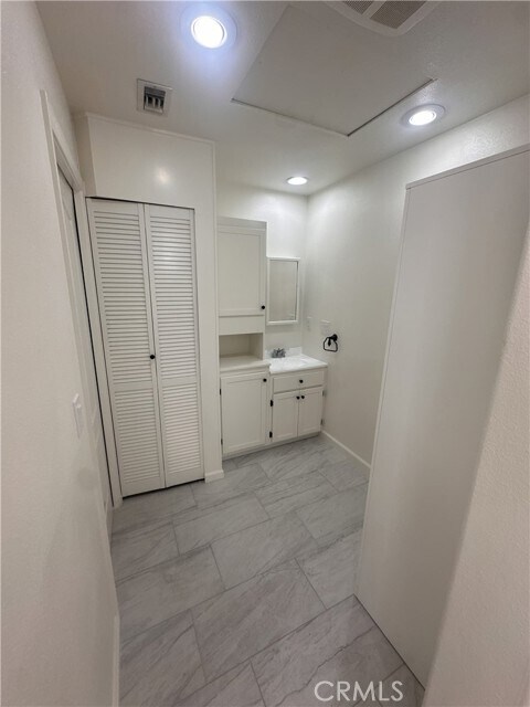 Foto del edificio - 3835 Camellia Dr