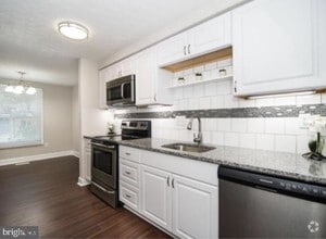 Building Photo - 637 Whittier Pkwy