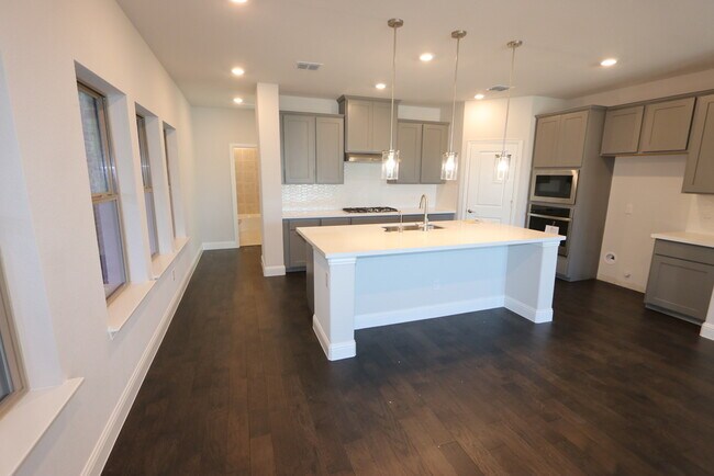 Building Photo - 203 Settlers Wy