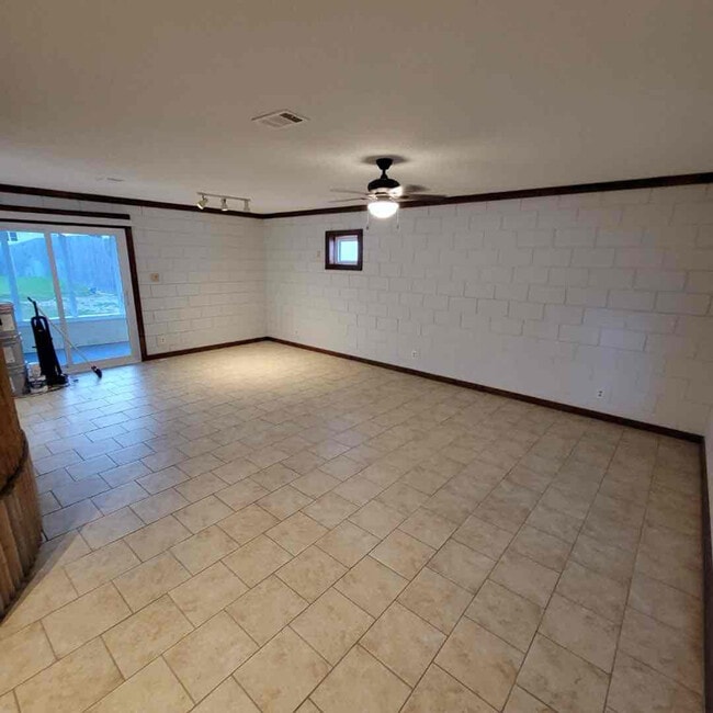 Building Photo - 72 Gulf View Dr