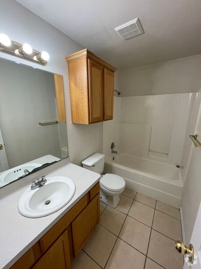 Building Photo - 3784 Oldenburg Ln