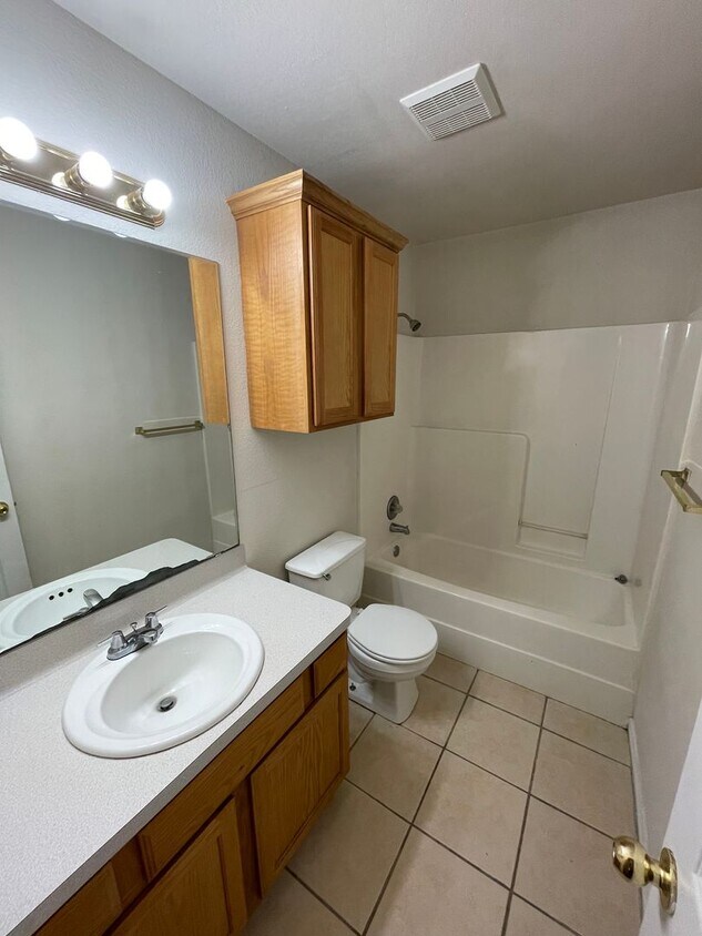 Building Photo - 3786 Oldenburg Ln