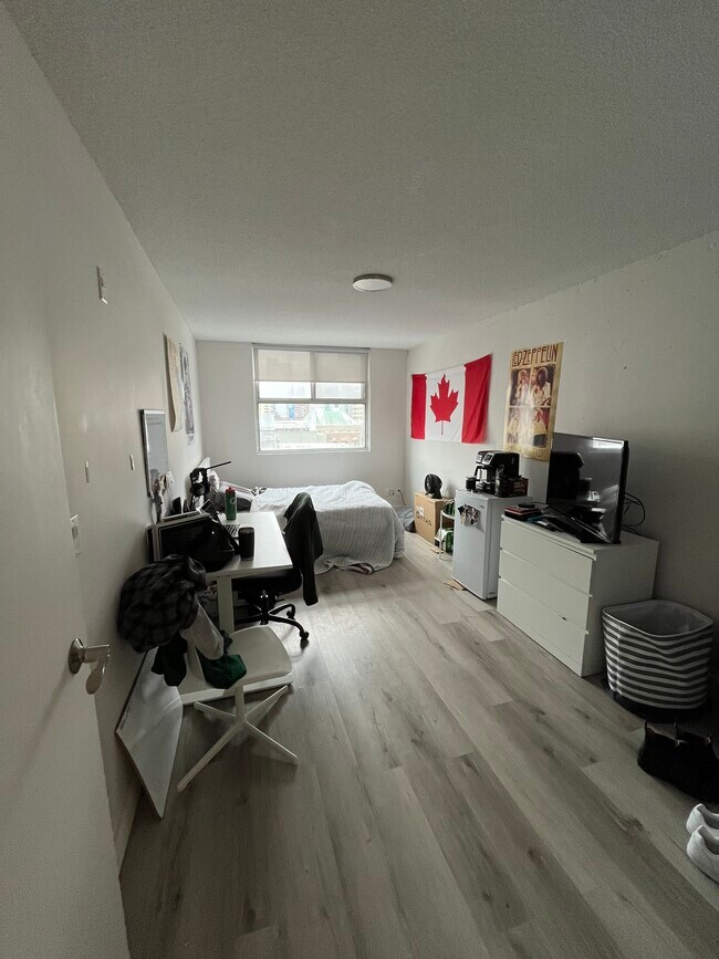Photo du bâtiment - 50 Gerrard St E