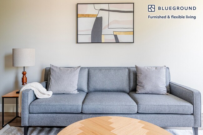 Foto del edificio - 545 San Antonio Rd