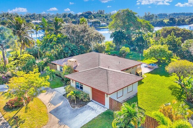 Photo - 916 Roberts Rd House