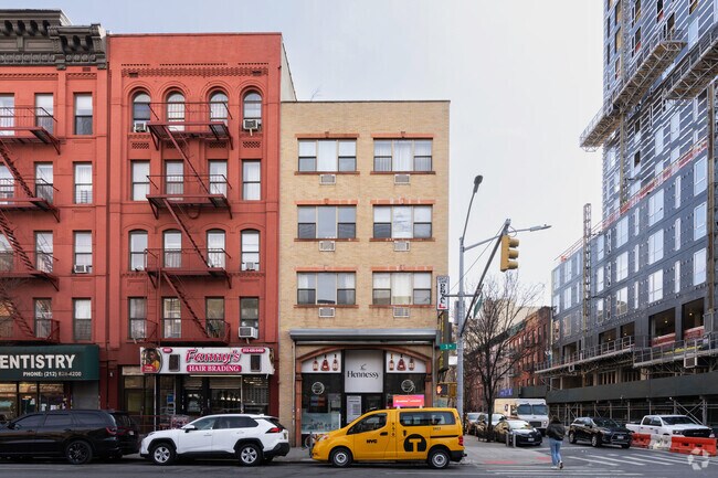 Building Photo - 2025 Third Ave