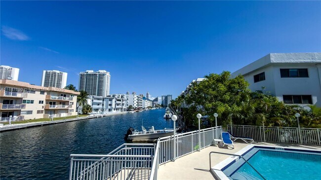 Foto del edificio - 17051 NE 35th Ave